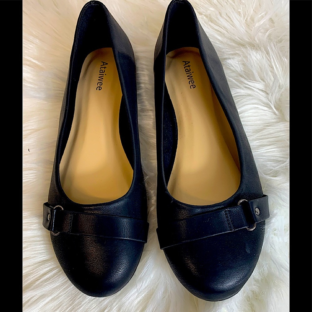 Cute black flats